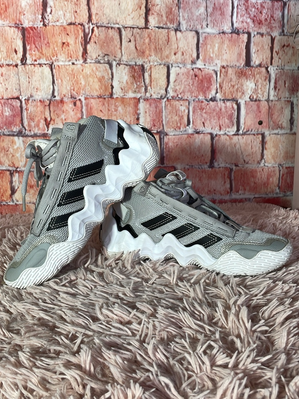 adidas Grey and Black Wave-Pattern Athletic Sneakers